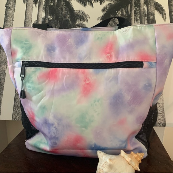 ESVAN Beach Pool Gym tote bag with various zippered compartments water resistant - Picture 2 of 11